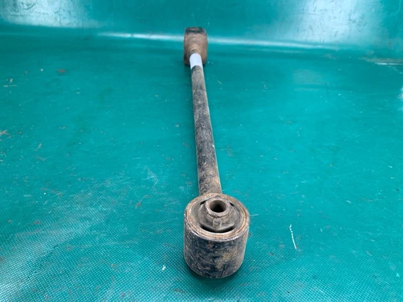 Рычаг задней подвески продольный задний правый CAMRY 40 06-11