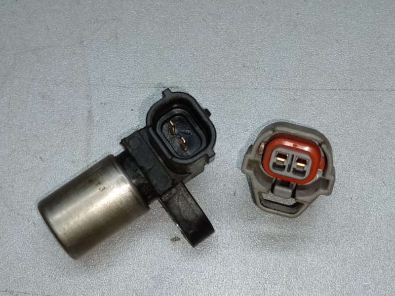 Датчик положения коленвала SUBARU IMPREZA 11-17 2012 GP FB20 22053AA053 Б/У