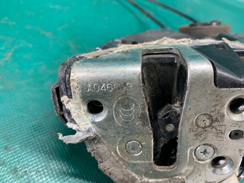 Замок двери задний левый RAV4 05-12 Замок двери задний левый RAV4 05-12