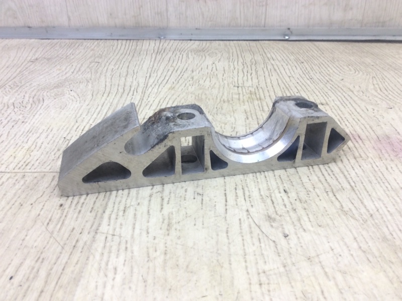 Запчасть крепление стабилизатора PORSCHE CAYENNE 10-18 2011 4.8L 95534377711 Б/У Крепление стабилизатора PORSCHE CAYENNE 10-18 2011 4.8L 95534377711 Б/У