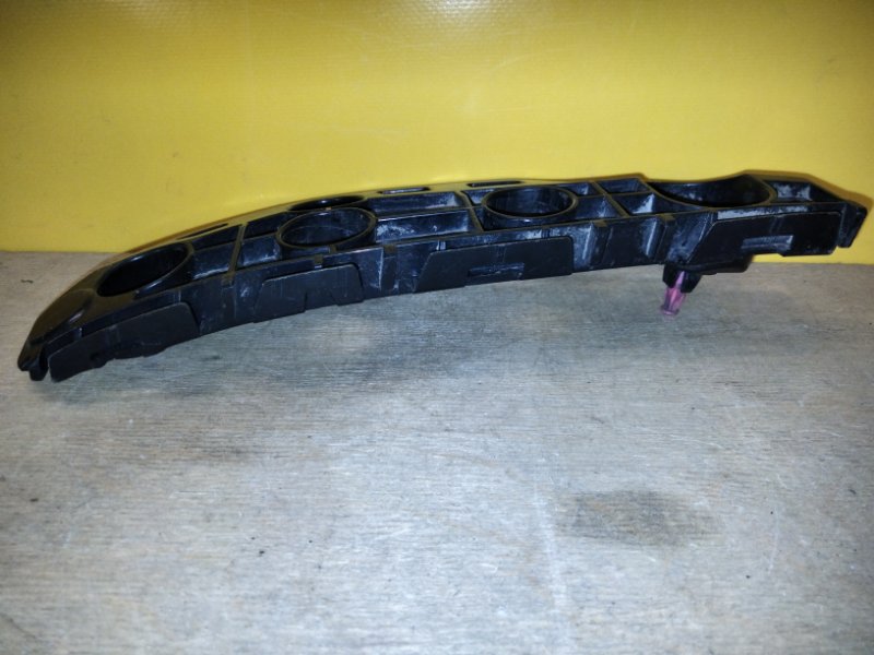 Кронштейн переднего бампера правый RX350/450 15-22