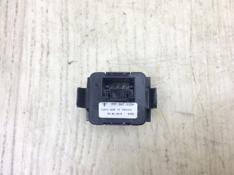 Датчик света CAYENNE 10-18 2011 4.8L Датчик света CAYENNE 10-18 2011 4.8L