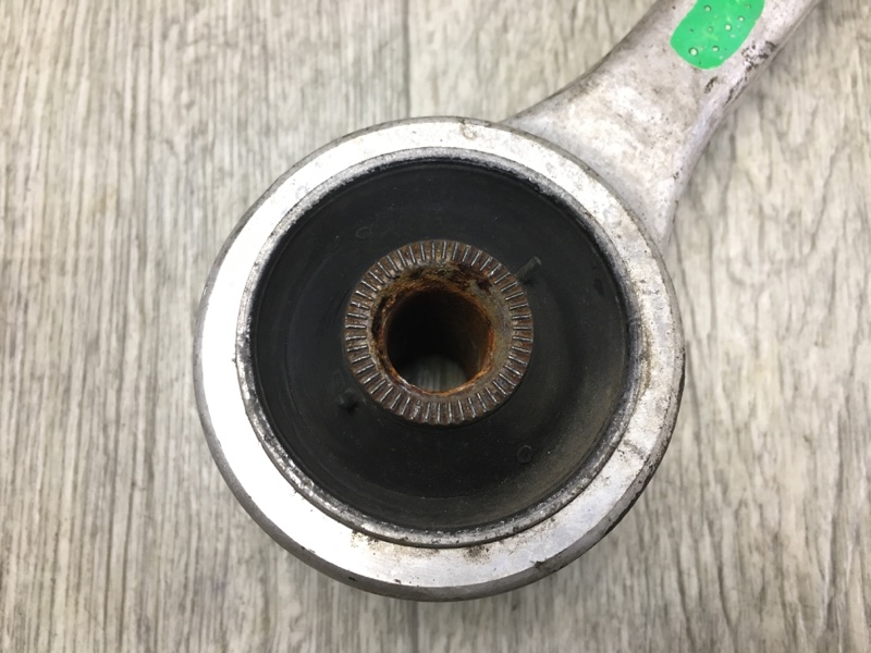 Рычаг задней подвески поперечный верхний задний правый LS600HL 06-17 2008 Седан 5.0