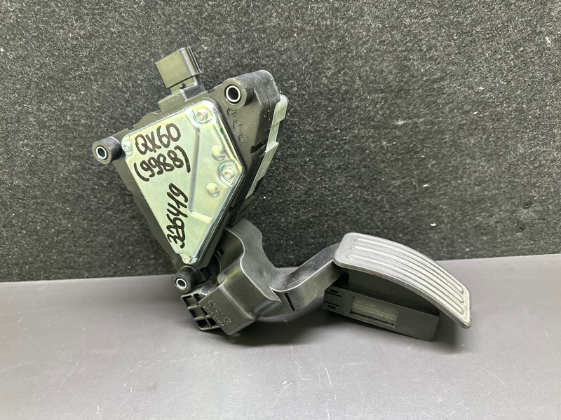Педаль газа INFINITI QX60/JX35 12-20 2019 3.5 VQ35DD 18002-9NB4A Б/У