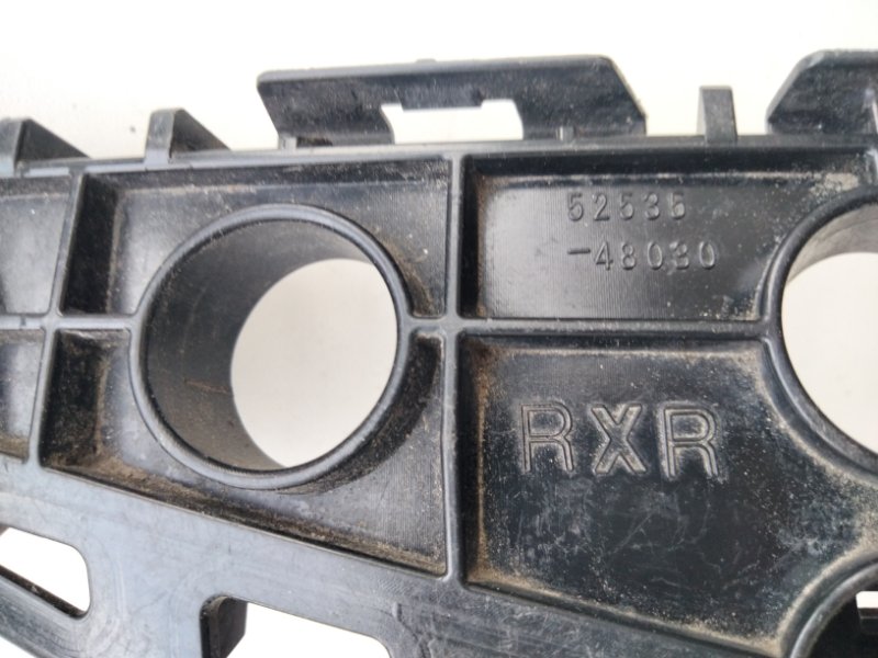 Кронштейн переднего бампера правый RX350/450 15-22