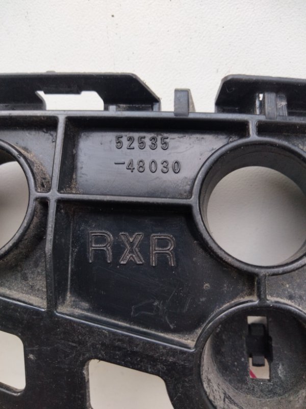 Кронштейн переднего бампера правый RX350/450 15-22