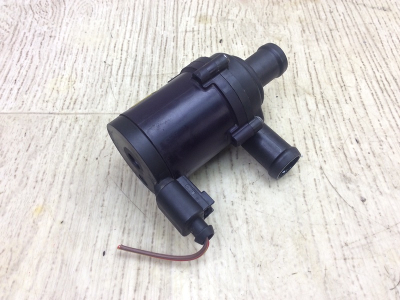 Помпа охлаждения электрическая PORSCHE CAYENNE 10-18 2011 4.8L 955 106 561 10 Б/У