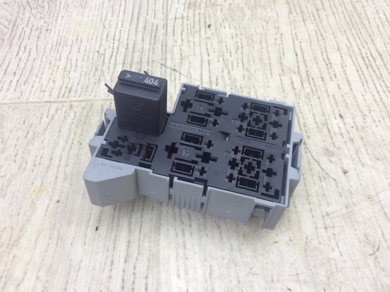 Блок предохранителей CAYENNE 10-18 2011 4.8L