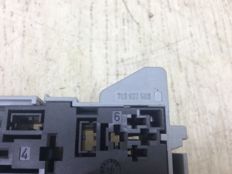 Блок предохранителей CAYENNE 10-18 2011 4.8L