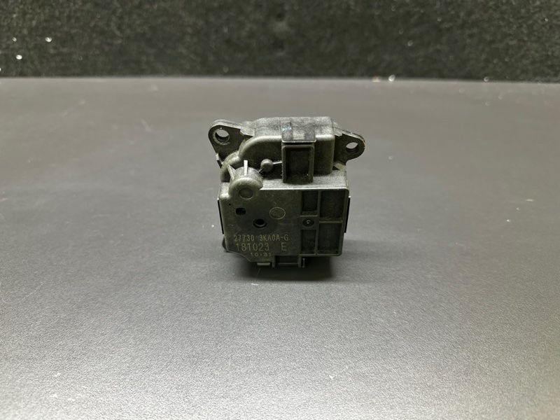 Запчасть моторчик заслонки печки INFINITI QX60/JX35 12-20 2019 3.5 VQ35DD 27730-3KA0A Б/У Моторчик заслонки печки INFINITI QX60/JX35 12-20 2019 3.5 VQ35DD 27730-3KA0A Б/У