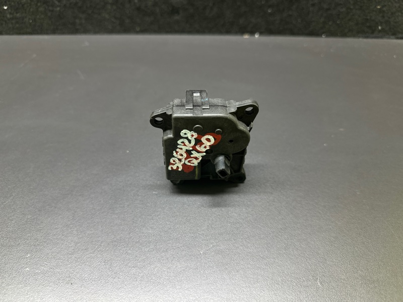 Моторчик заслонки печки QX60/JX35 12-20 2019 3.5 VQ35DD Моторчик заслонки печки QX60/JX35 12-20 2019 3.5 VQ35DD