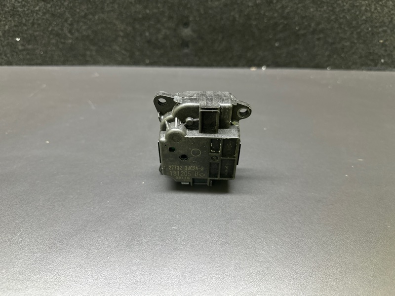 Моторчик заслонки печки INFINITI QX60/JX35 12-20 2019 3.5 VQ35DD 27732-3JC2A Б/У