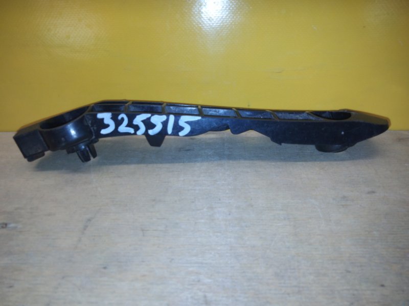 Кронштейн переднего бампера правый AVALON 13-18