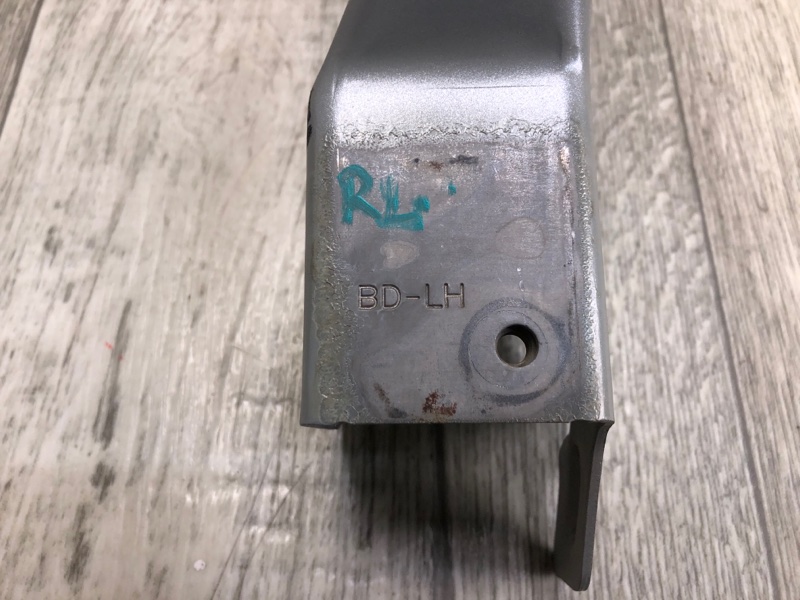 Петля крышки багажника левая FORTE BD 18-21 2019 2.0