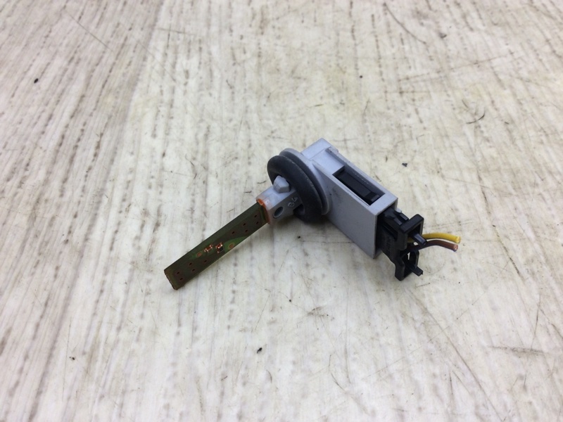 Датчик температуры воздуха в салоне правый PORSCHE CAYENNE 10-18 2011 4.8L 958 572 304 00 Б/У