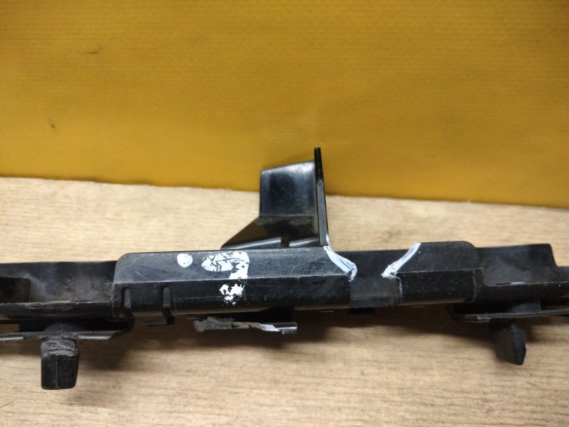 Кронштейн переднего бампера (на крыле) левый QASHQAI/ROGUE SPORT 14-