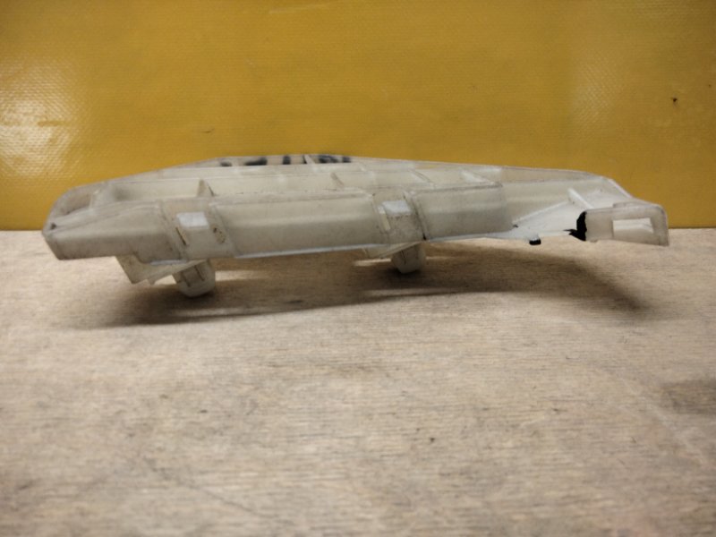 Кронштейн переднего бампера левый CRV 02-06