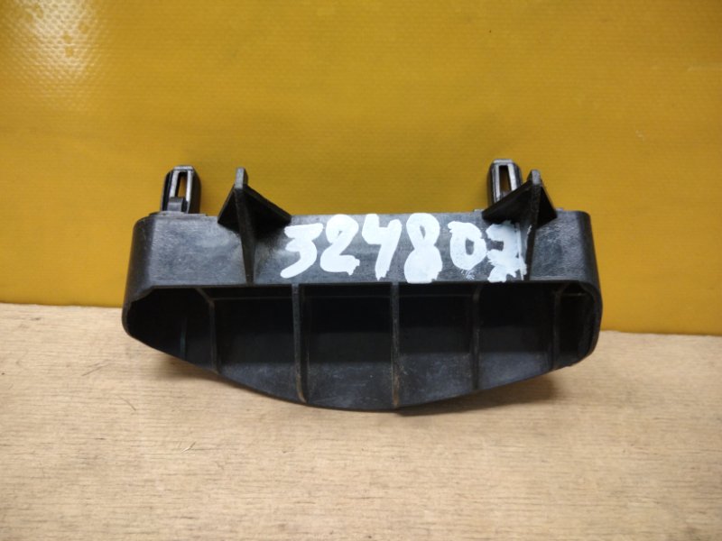 Кронштейн заднего бампера левый AVENSIS 08-18