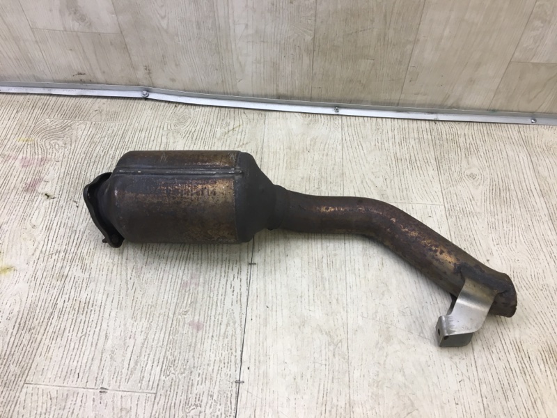 Катализатор левый CAYENNE 10-18 2011 4.8L Катализатор левый CAYENNE 10-18 2011 4.8L