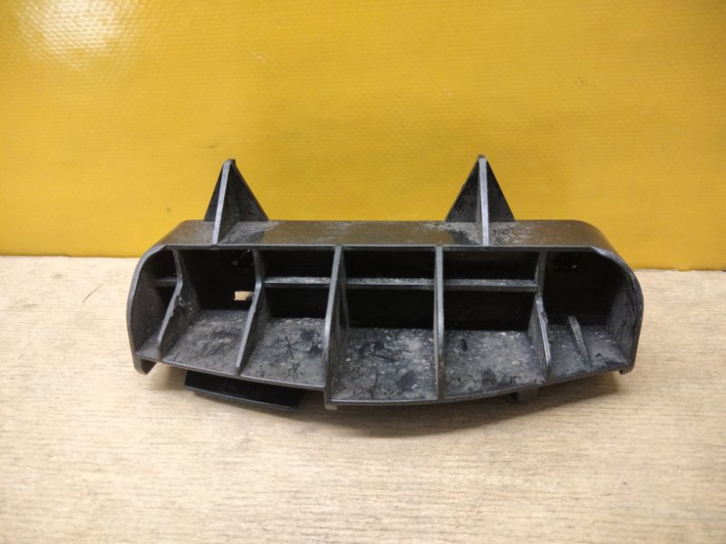 Кронштейн заднего бампера правый TOYOTA AVENSIS 08-18 5256205030 Б/У