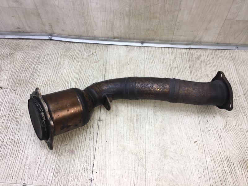 Запчасть катализатор левый PORSCHE CAYENNE 10-18 2011 4.8L 95811302100 Б/У Катализатор левый PORSCHE CAYENNE 10-18 2011 4.8L 95811302100 Б/У