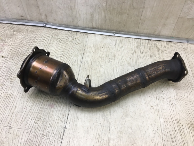 Катализатор левый CAYENNE 10-18 2011 4.8L Катализатор левый CAYENNE 10-18 2011 4.8L