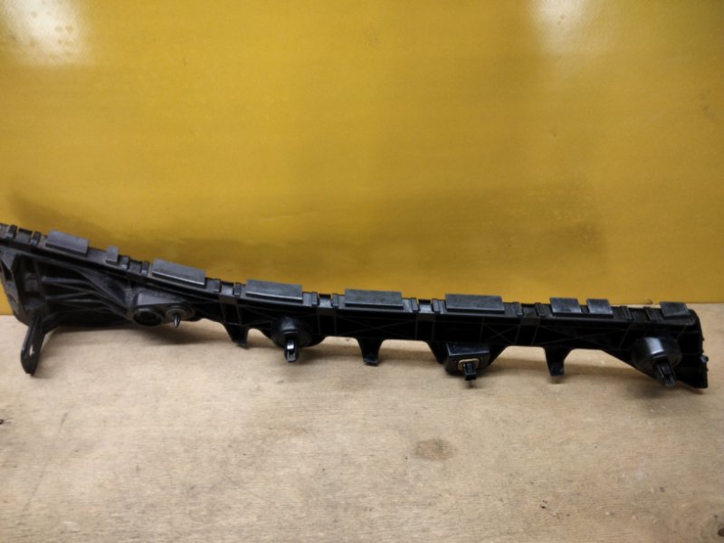 Кронштейн заднего бампера правый 6 GJ 12-