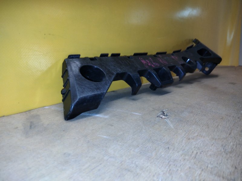 Кронштейн заднего бампера правый 6 GJ 12-