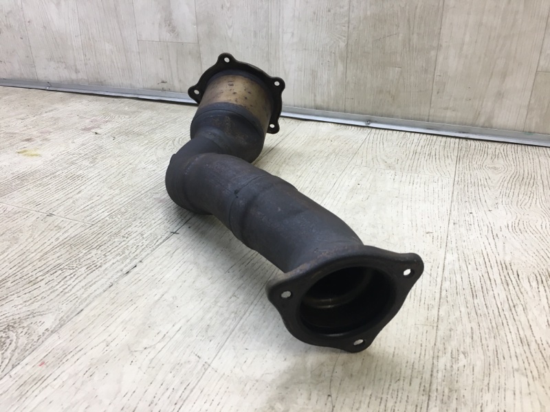 Катализатор правый CAYENNE 10-18 2011 4.8L Катализатор правый CAYENNE 10-18 2011 4.8L