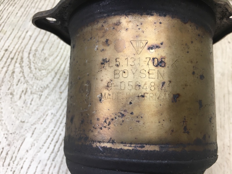 Катализатор правый CAYENNE 10-18 2011 4.8L Катализатор правый CAYENNE 10-18 2011 4.8L