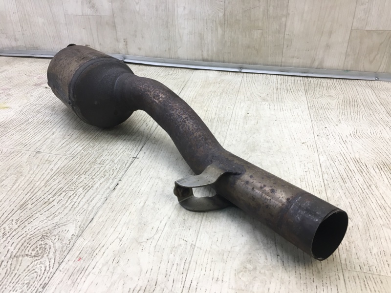 Катализатор правый CAYENNE 10-18 2011 4.8L Катализатор правый CAYENNE 10-18 2011 4.8L