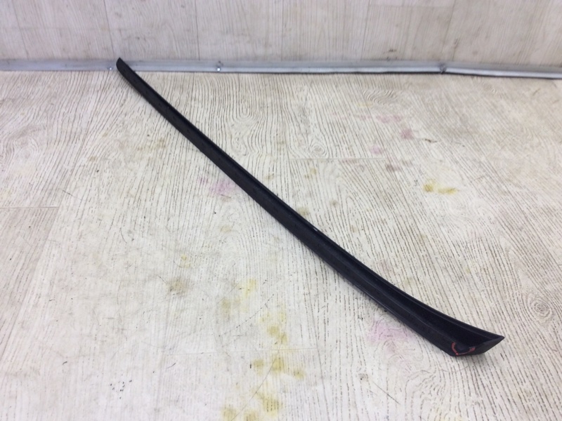 Молдинг стекла левый CAYENNE 10-18 2011 4.8L Молдинг стекла левый CAYENNE 10-18 2011 4.8L