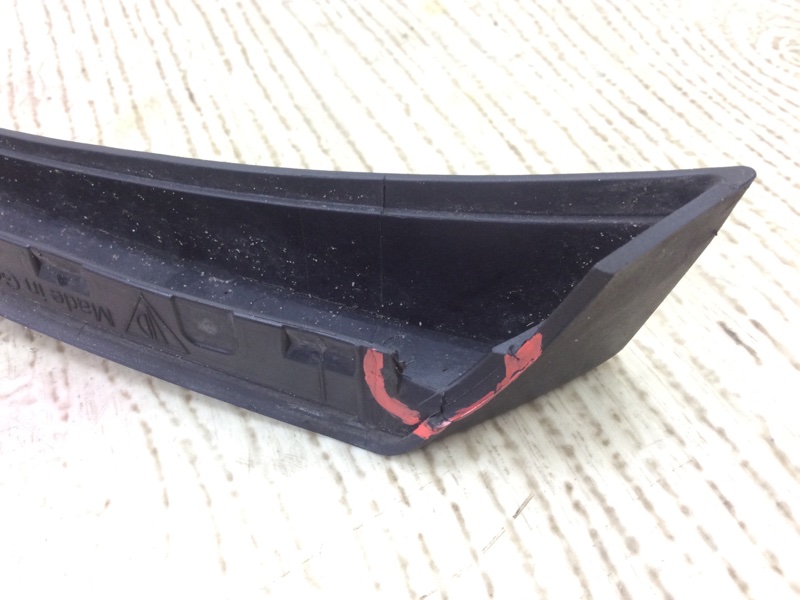 Молдинг стекла левый PORSCHE CAYENNE 10-18 4.8L Молдинг стекла левый PORSCHE CAYENNE 10-18 4.8L