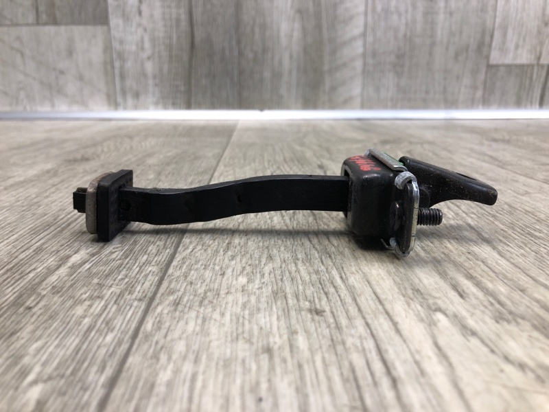 Ограничитель двери передний левый HYUNDAI ELANTRA AD 16- 2.0 G4NH