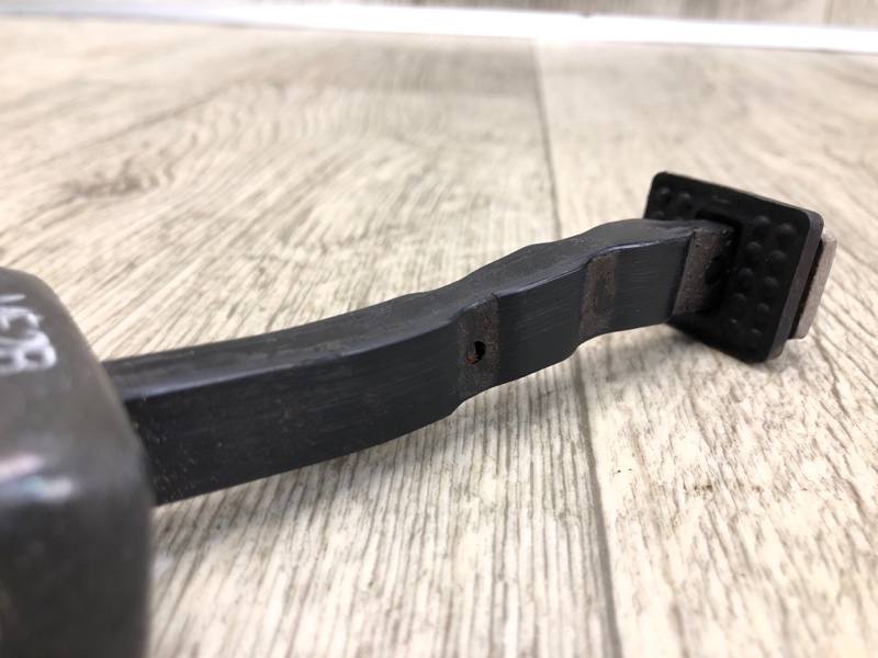 Ограничитель двери передний левый ELANTRA AD 16- 2018 2.0 G4NH