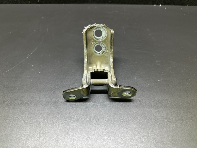 Петля двери нижняя передняя левая INFINITI QX60/JX35 12-20 3.5 VQ35DD