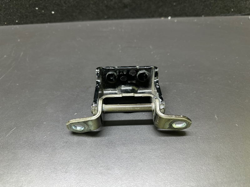 Петля двери верхняя задняя правая INFINITI QX60/JX35 12-20 3.5 VQ35DD