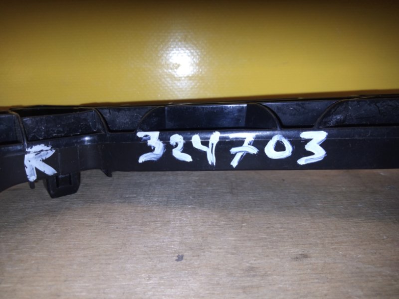 Кронштейн заднего бампера правый HONDA CRV (RM) 11-18