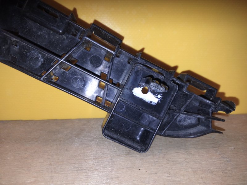 Кронштейн заднего бампера правый CRV (RM) 11-18