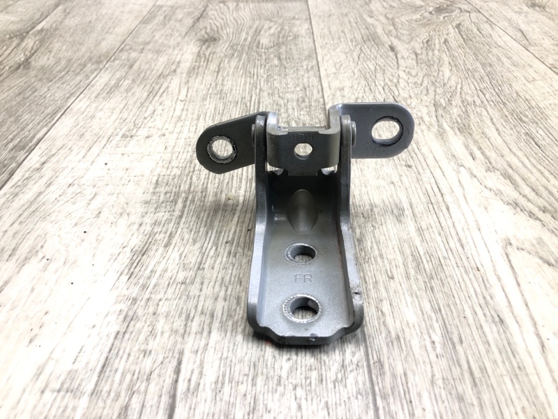 Петля двери верхняя передняя левая HYUNDAI ELANTRA AD 16- 2018 2.0 G4NH 79310-2V000 Б/У