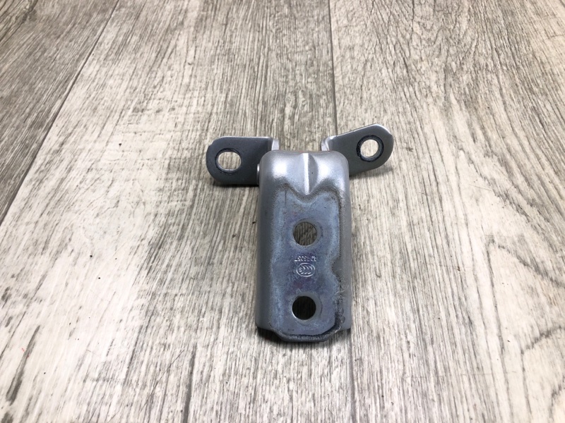 Петля двери верхняя передняя левая ELANTRA AD 16- 2018 2.0 G4NH