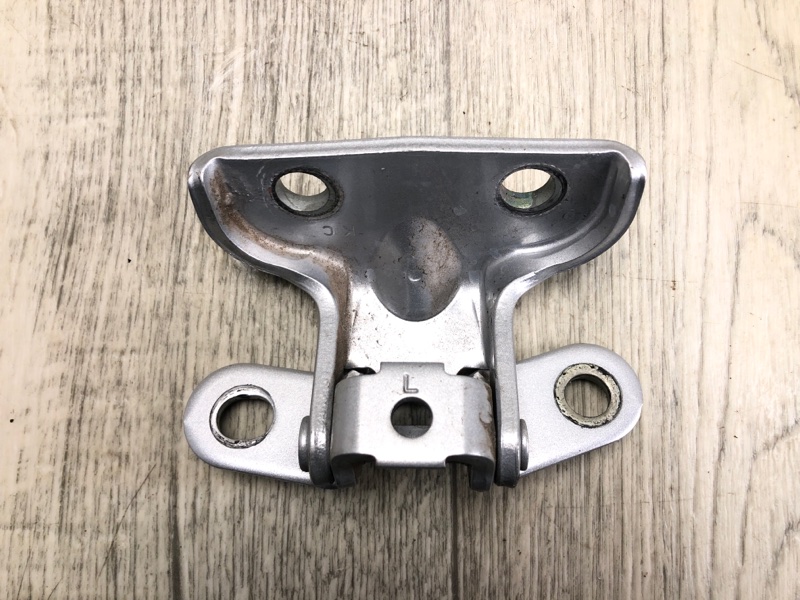 Петля двери верхняя задняя левая HYUNDAI ELANTRA AD 16- 2018 2.0 G4NH 79410-D8000 Б/У