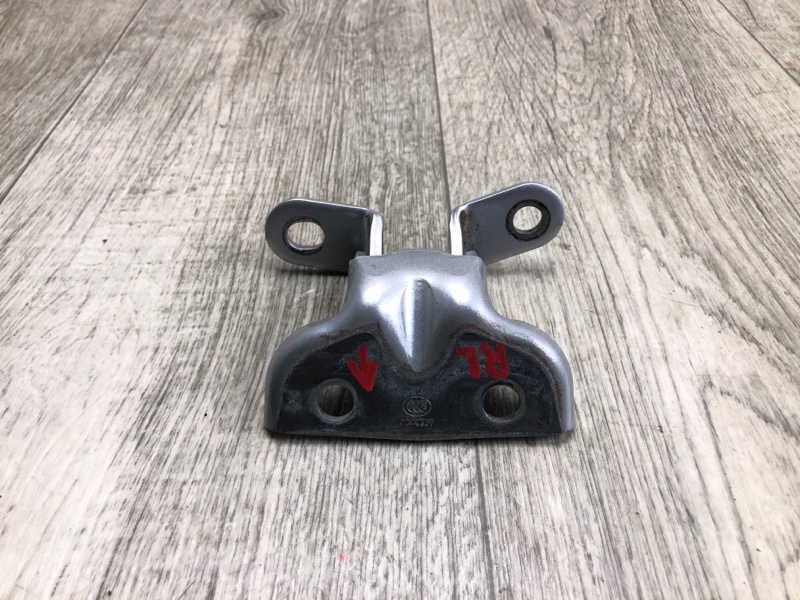 Петля двери верхняя задняя левая ELANTRA AD 16- 2018 2.0 G4NH