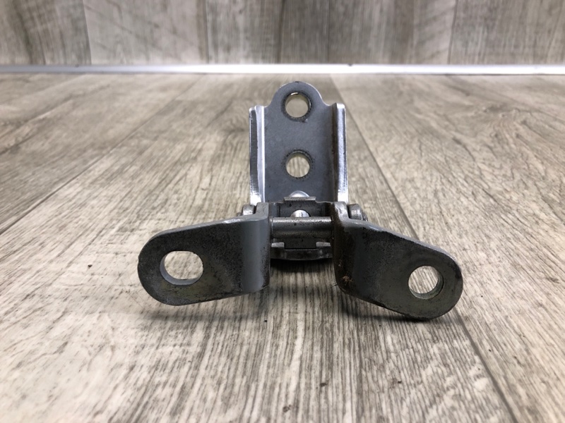 Петля двери нижняя задняя правая ELANTRA AD 16- 2018 2.0 G4NH