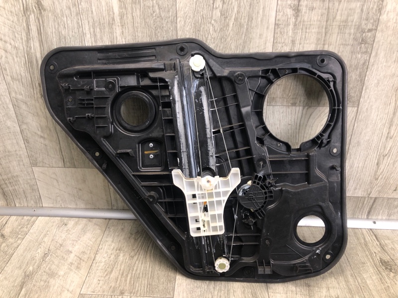 Стеклоподъемник задний правый ELANTRA AD 16- 2018 2.0 G4NH