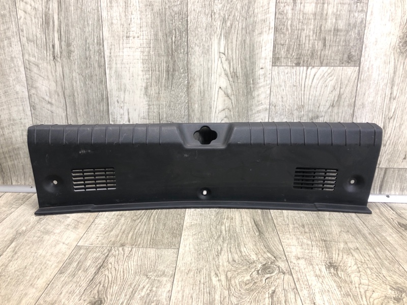 Накладка панели багажника внутренняя HYUNDAI ELANTRA AD 16- 2018 2.0 G4NH 85770-F3000-TRY Б/У