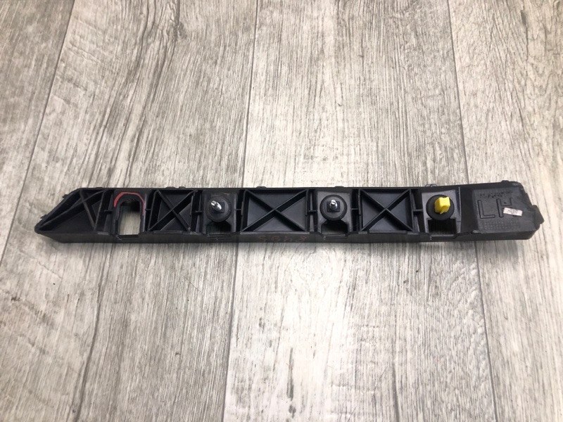 Кронштейн заднего бампера левый ELANTRA AD 16- 2018 2.0 G4NH