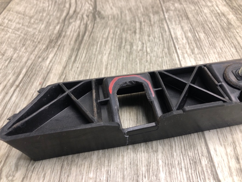 Кронштейн заднего бампера левый ELANTRA AD 16- 2018 2.0 G4NH