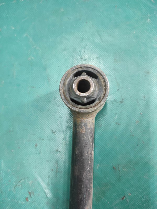 Рычаг задней подвески продольный задний левый CAMRY 40 06-11 Рычаг задней подвески продольный задний левый CAMRY 40 06-11