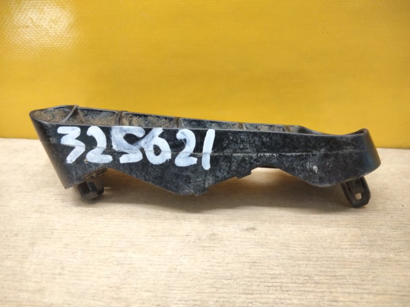 Кронштейн переднего бампера правый IS250/350 05-13